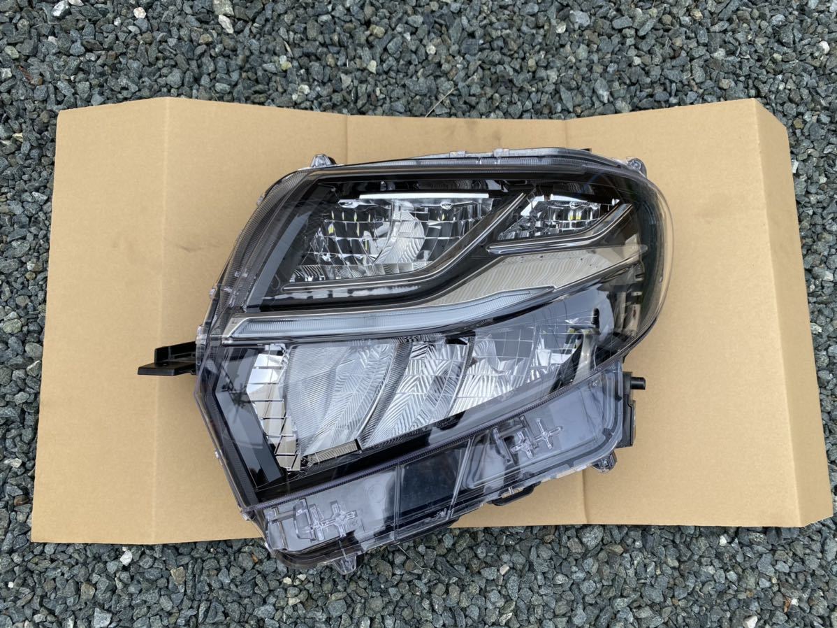 LA650S ダイハツ タント 純正 左 タントカスタム カスタム LED ヘッド 