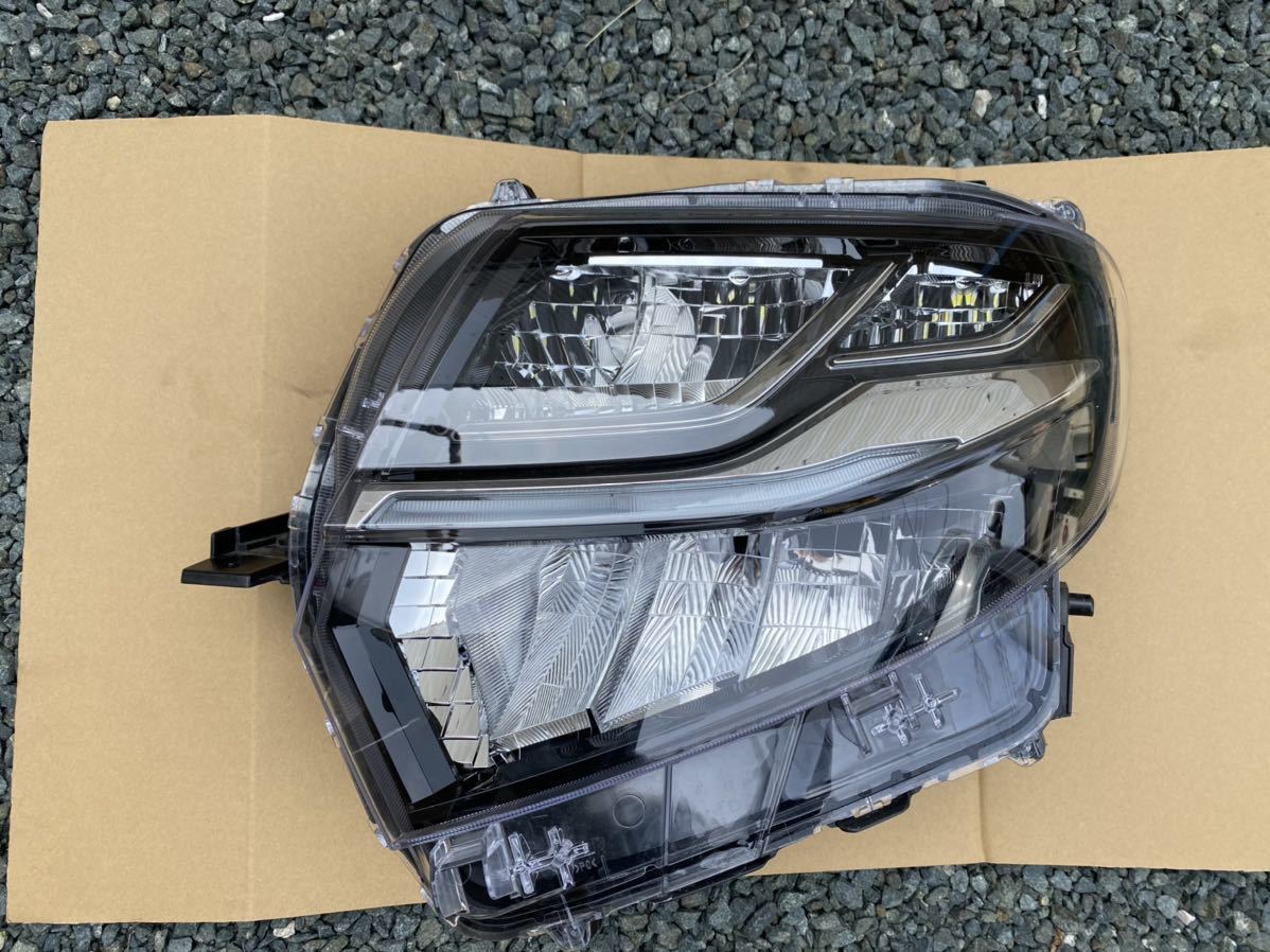 LA650S ダイハツ タント 純正 左 タントカスタム カスタム LED ヘッド 