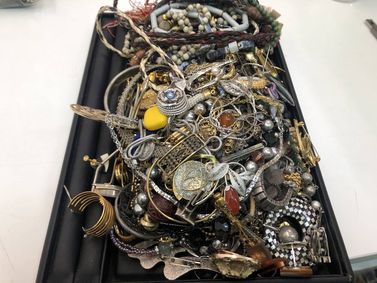 ❥道5メッキアクセサリー 大量まとめ 約6kg アクセサリー メッキ 大量 Yahoo!オークション - まとめて」の落札