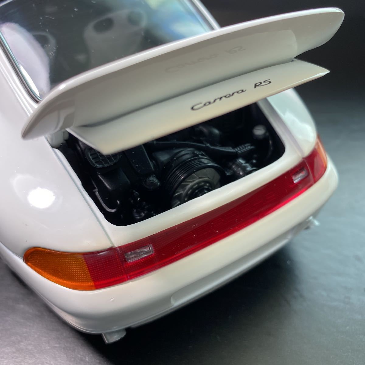 UTモデル ポルシェ911 カレラ RS [993] (1／18) - 1:18 UT Models 