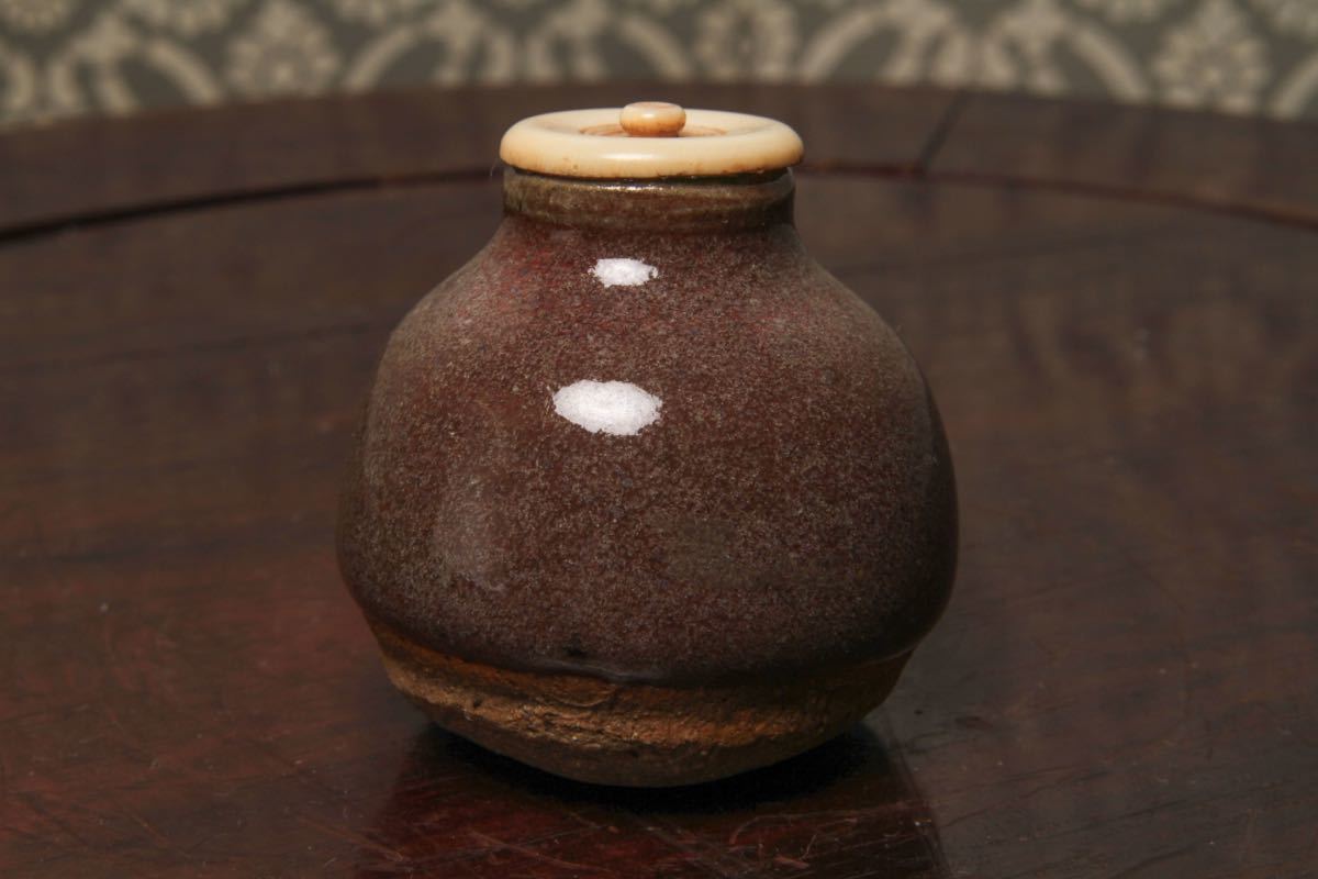 有田焼 赤絵 緑和堂 ｜骨董品買取 手描き 丸蓋物 唐草 蓋付き煮物