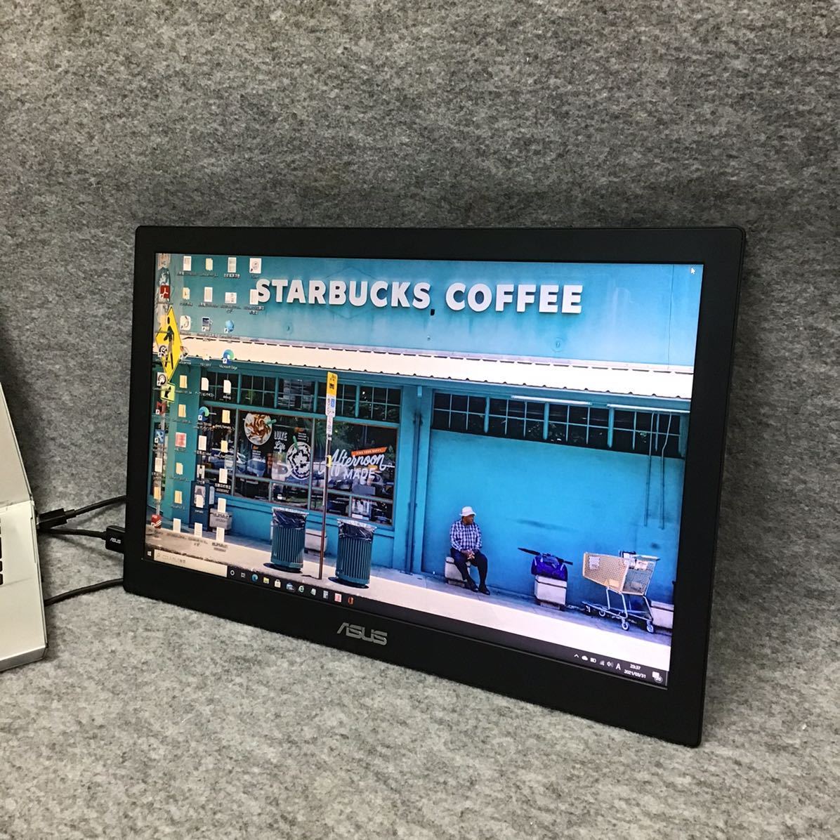  良品 エイスースASUS MB168B＋ 15.6型 1366x768 モバイルモニター/USBバスパワー(15インチ～)｜売買されたオークション情報、yahooの商品情報をアーカイブ公開 - オークファン 15インチ～