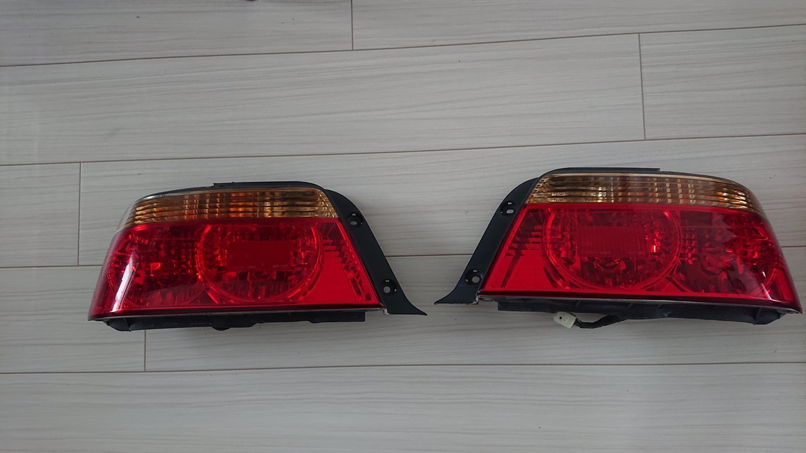 JZX100 チェイサー 後期テール 左右 ジャンク ドリ車などに 後期