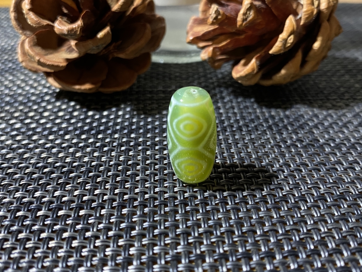KA004 天珠の王 緑玉髄 龍眼天珠 20x10mm(数珠)｜売買された