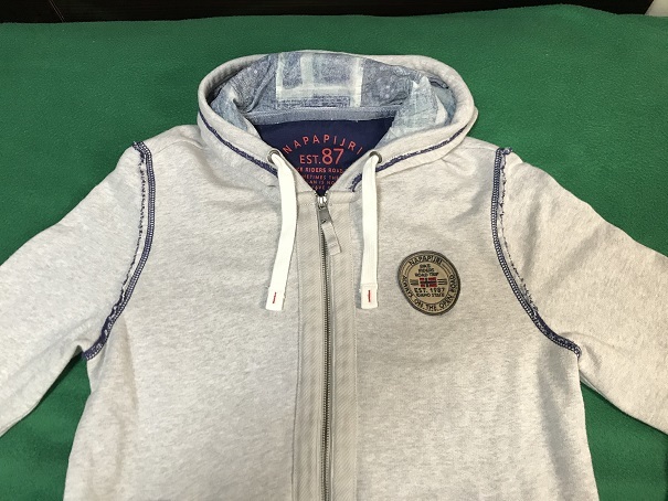 美品■NAPAPIJRI スェットパーカー M