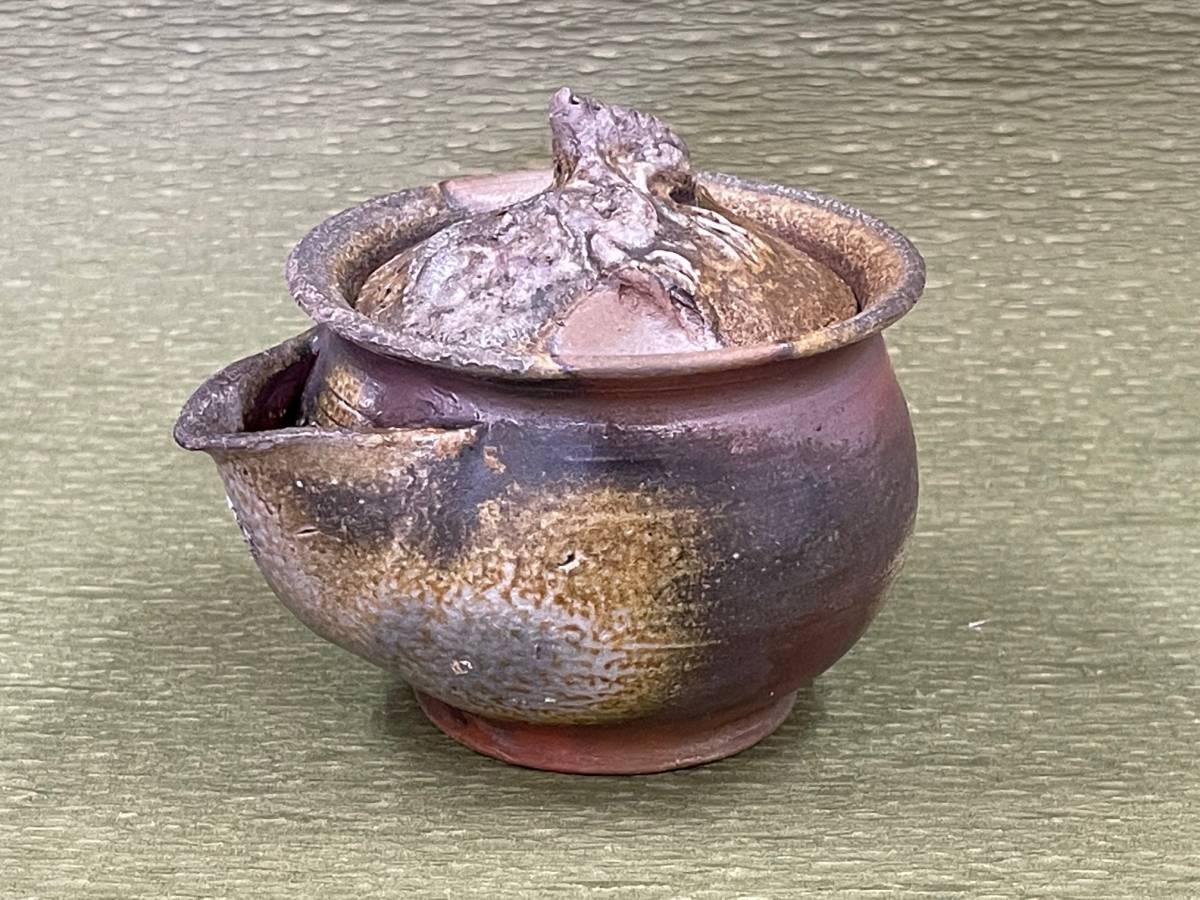 時代 備前焼の古い荒土龍宝瓶 在銘 青備前に金彩 細密龍