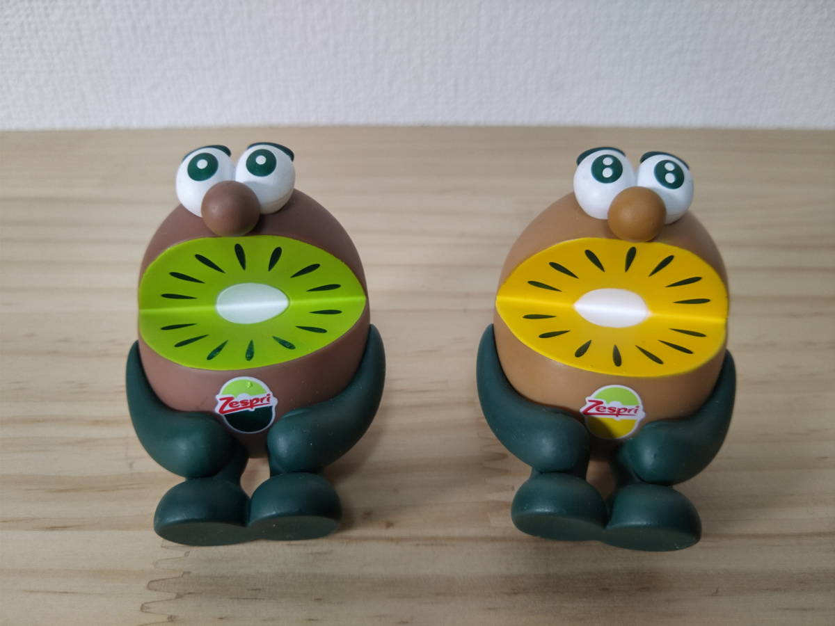 Zespri ゼスプリ キウイブラザーズ ソフビフィギュア グリーン+ゴールド 2個セット ジャンク_1