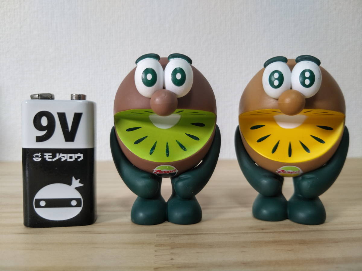Zespri ゼスプリ キウイブラザーズ ソフビフィギュア グリーン+ゴールド 2個セット ジャンク_5