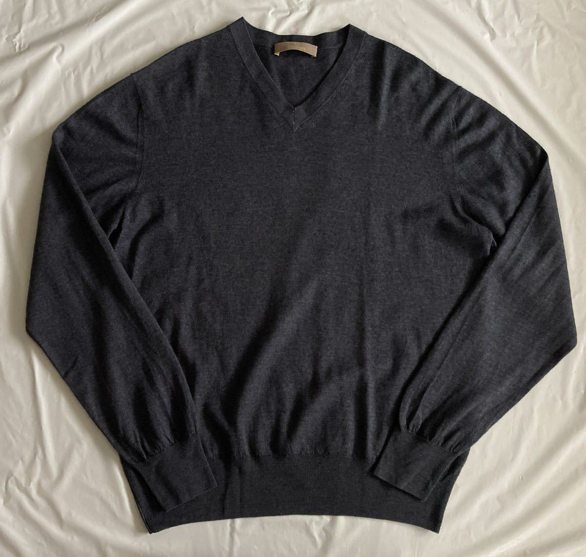 美品 Cruciani クルチアーニ ニット Vネック カシミヤ ウール グレー系 