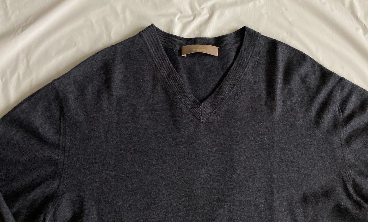 美品 Cruciani クルチアーニ ニット Vネック カシミヤ ウール グレー系 