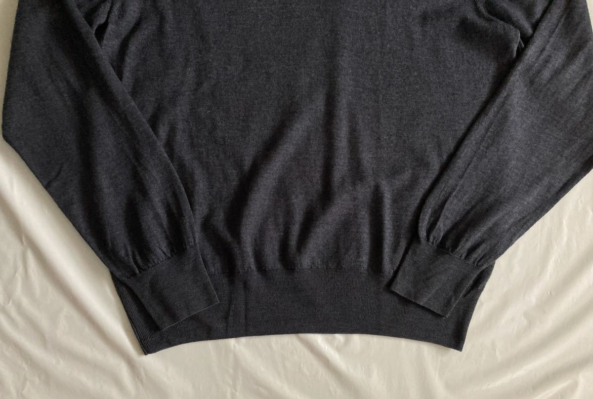 美品 Cruciani クルチアーニ ニット Vネック カシミヤ ウール グレー系 