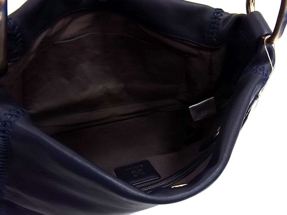 新品 定価28.600円□サザビー エートート レザーワンショルダーバッグ 