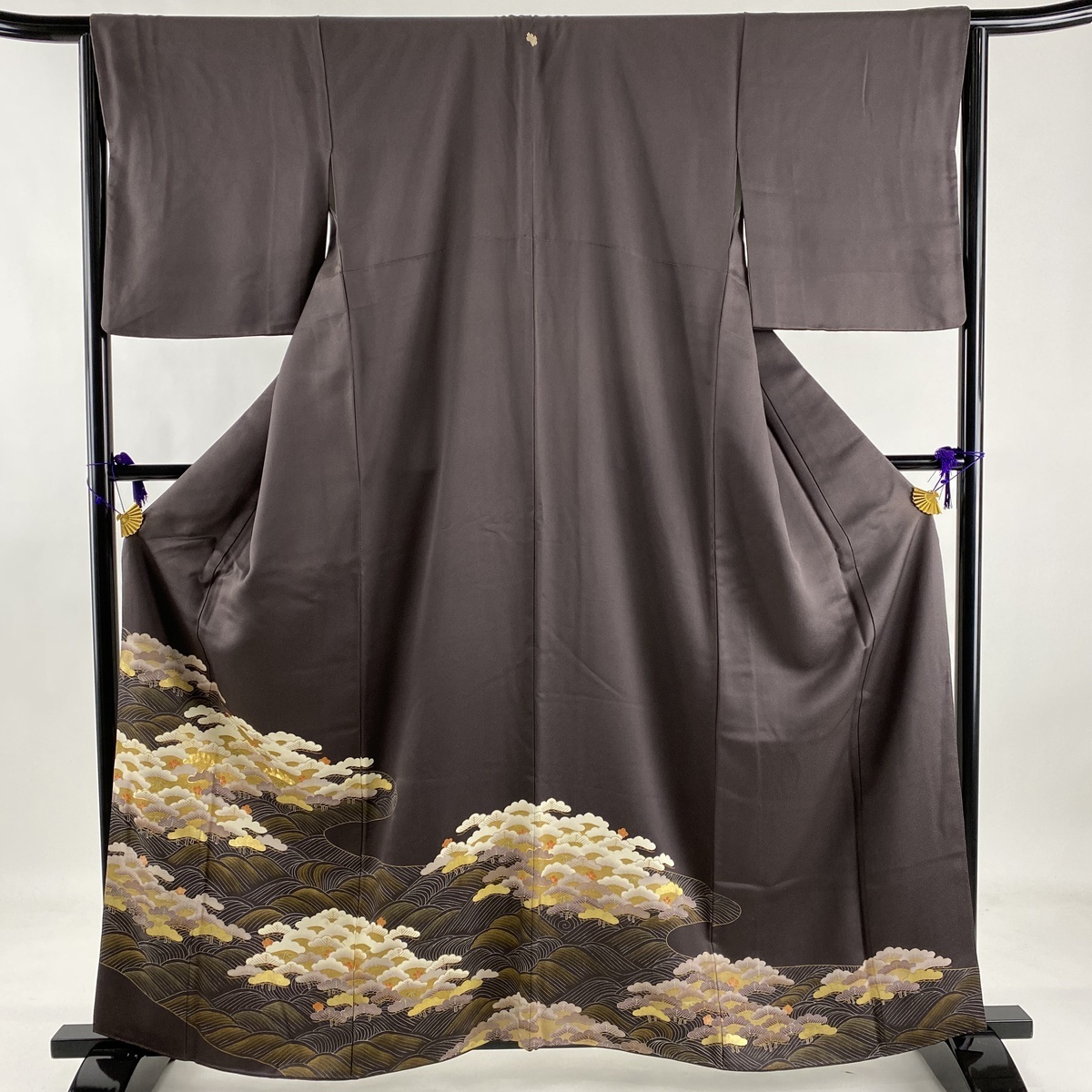 色留袖 秀品 一つ紋 松竹梅 波 金彩 金糸 茶紫 袷 161cm 64.5cm M 正絹 【中古】 ☆☆☆