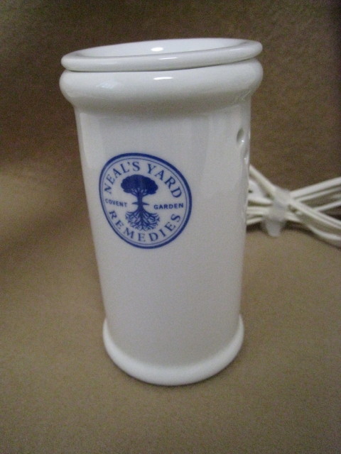 Neal S Yard Remedies ニールズヤードレメディーズ アロマライト コードタイプ エッセンシャルオイル 売買されたオークション情報 Yahooの商品情報をアーカイブ公開 オークファン Aucfan Com