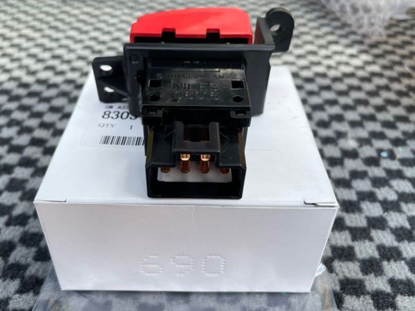 レガシィBE/BH用　S401ハザードスイッチ_2