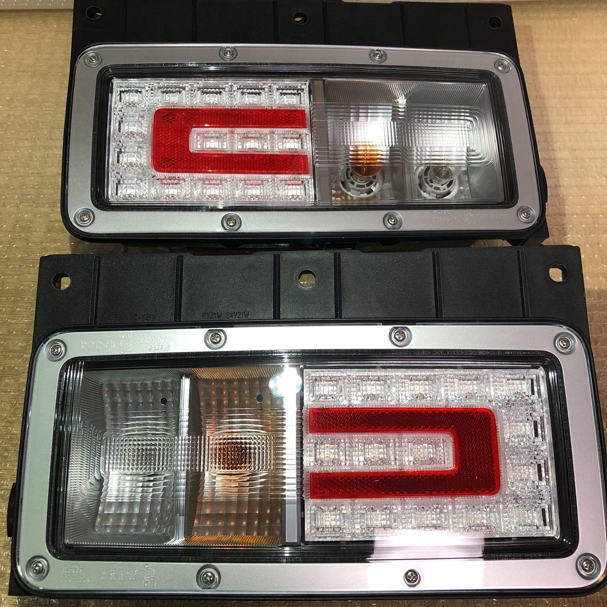 ★新車外し　日野 HINO プロフィア PROFIA 新型プロフィア 純正 テール ランプ テールライト LED KOITO　左右セット 大型 トラック★