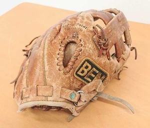 ben グローブのYahoo!オークション(旧ヤフオク!)の相場・価格を見る