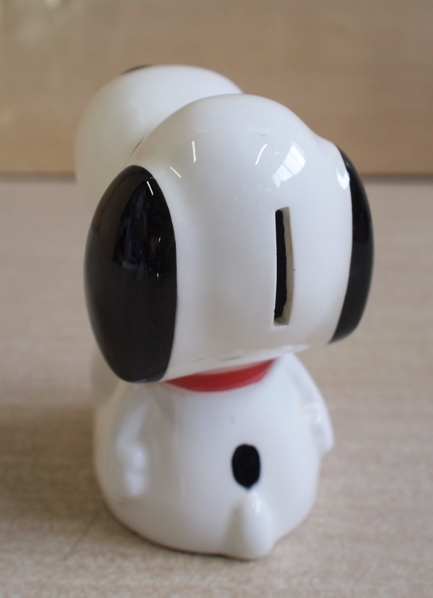 W0627 陶器のスヌーピー貯金箱 おすわりタイプ 底蓋欠品 高さ約14cm ピーナッツグッズ 置物 インテリア コレクションに 1000円 ピーナッツ スヌーピー 売買されたオークション情報 Yahooの商品情報をアーカイブ公開 オークファン Aucfan Com