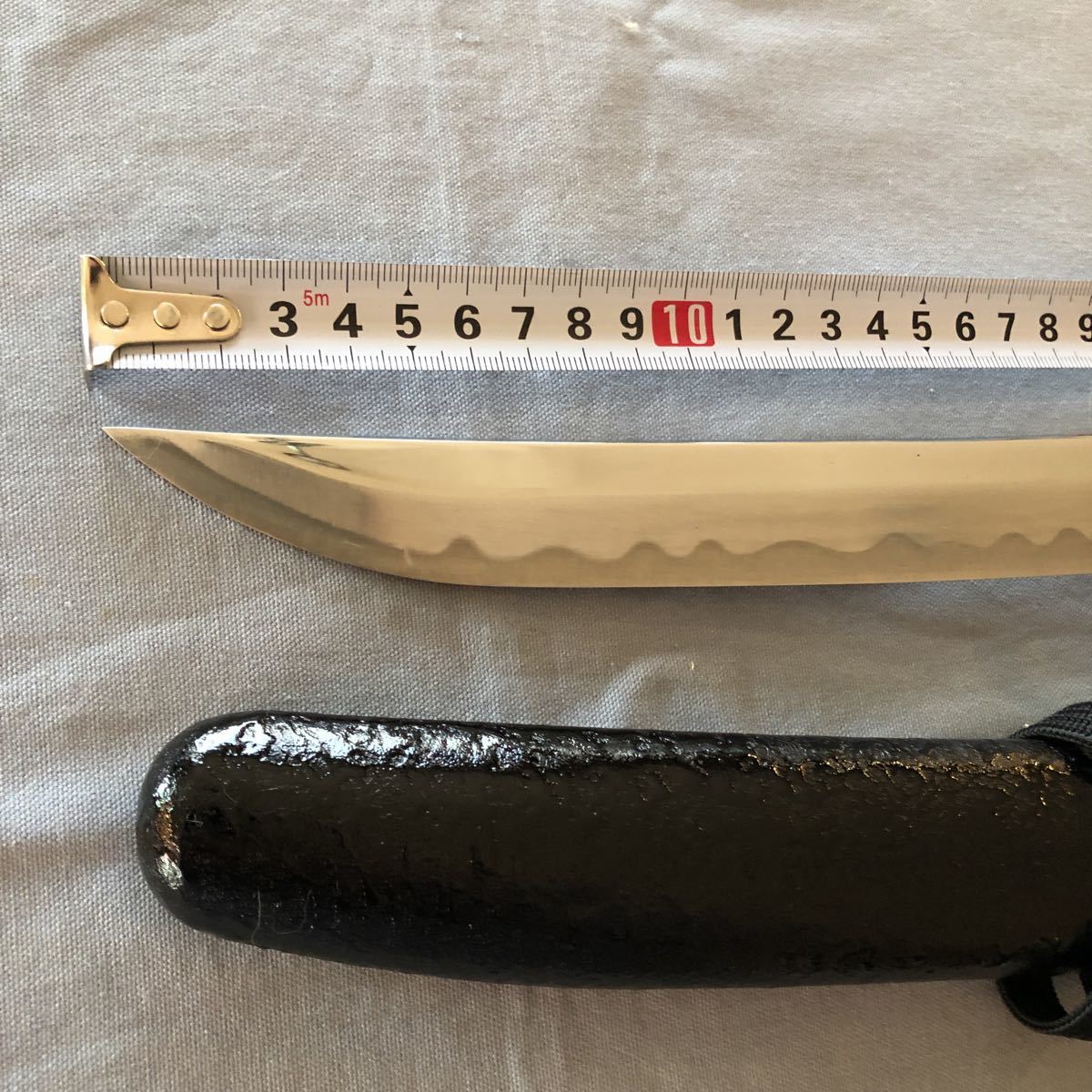 模造刀 短刀 - | 価格.com 安い商品を通販サイトから探す 黒 鍔 短刀の通販 六寸 日本刀 黒鞘 黒鞘｜公式模造刀・居合刀の専門店「忍屋」 喰出短刀鍔(TU-120515)｜刀・日本刀の販売なら日本刀専門店 : 黒呂鞘短刀