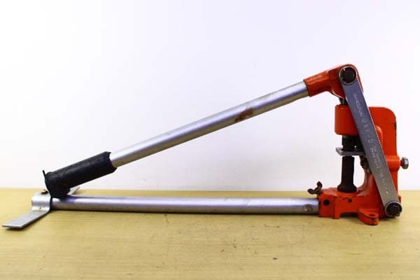 人気，セール NEGUROSU/ネグロス MAK-D 手動パンチャ ダクター穴あけ工具 本体のみ 10679896(圧着工具、ハンドプレス機)｜売買されたオークション情報、yahooの商品情報をアーカイブ公開 - オークファン 圧着工具、ハンドプレス機