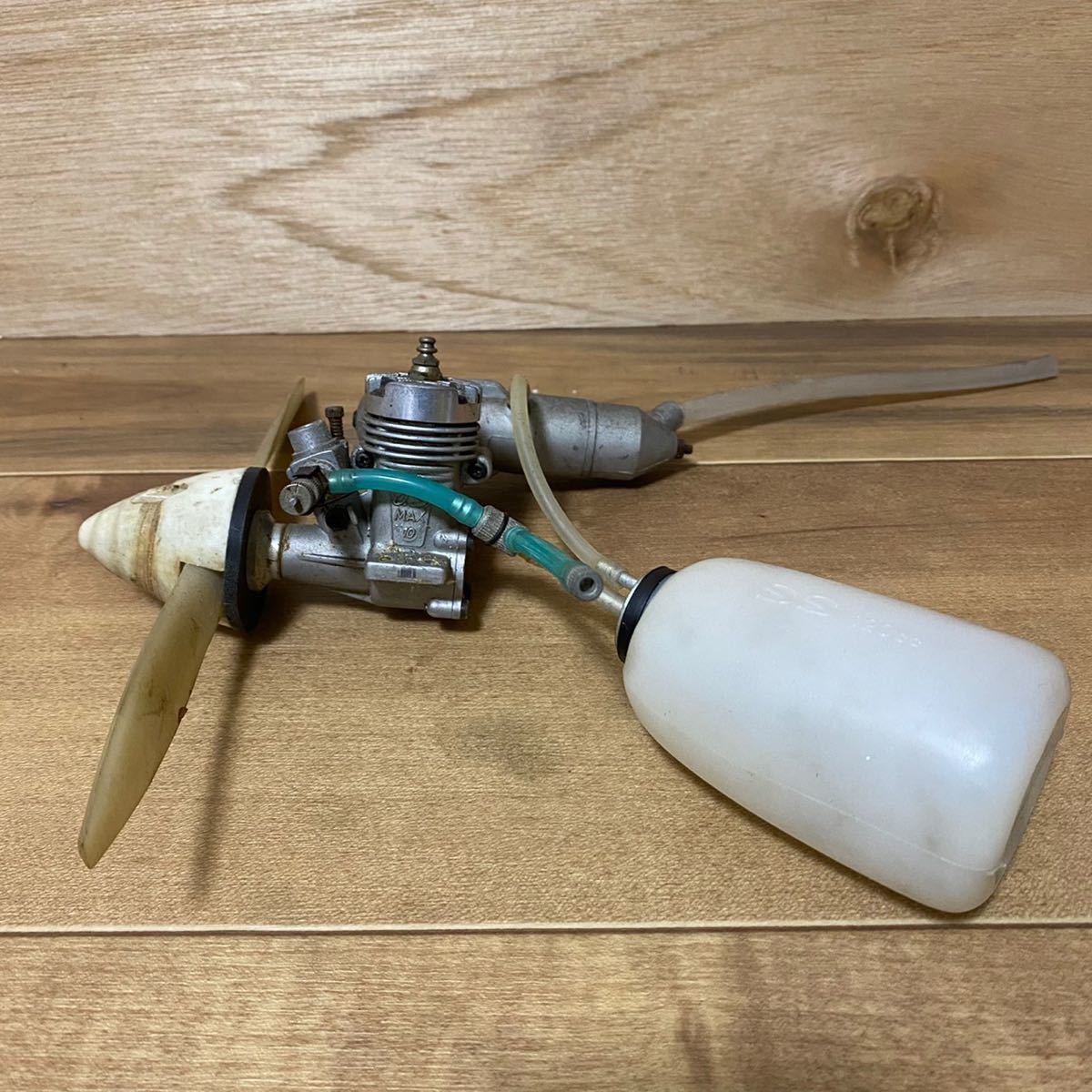 エンジン飛行機 部品 エンジン O S Max 10 プロペラ 燃料タンク Ss 1cc ラジコン飛行機 Rc ラジオコントロール パーツ 売買されたオークション情報 Yahooの商品情報をアーカイブ公開 オークファン Aucfan Com