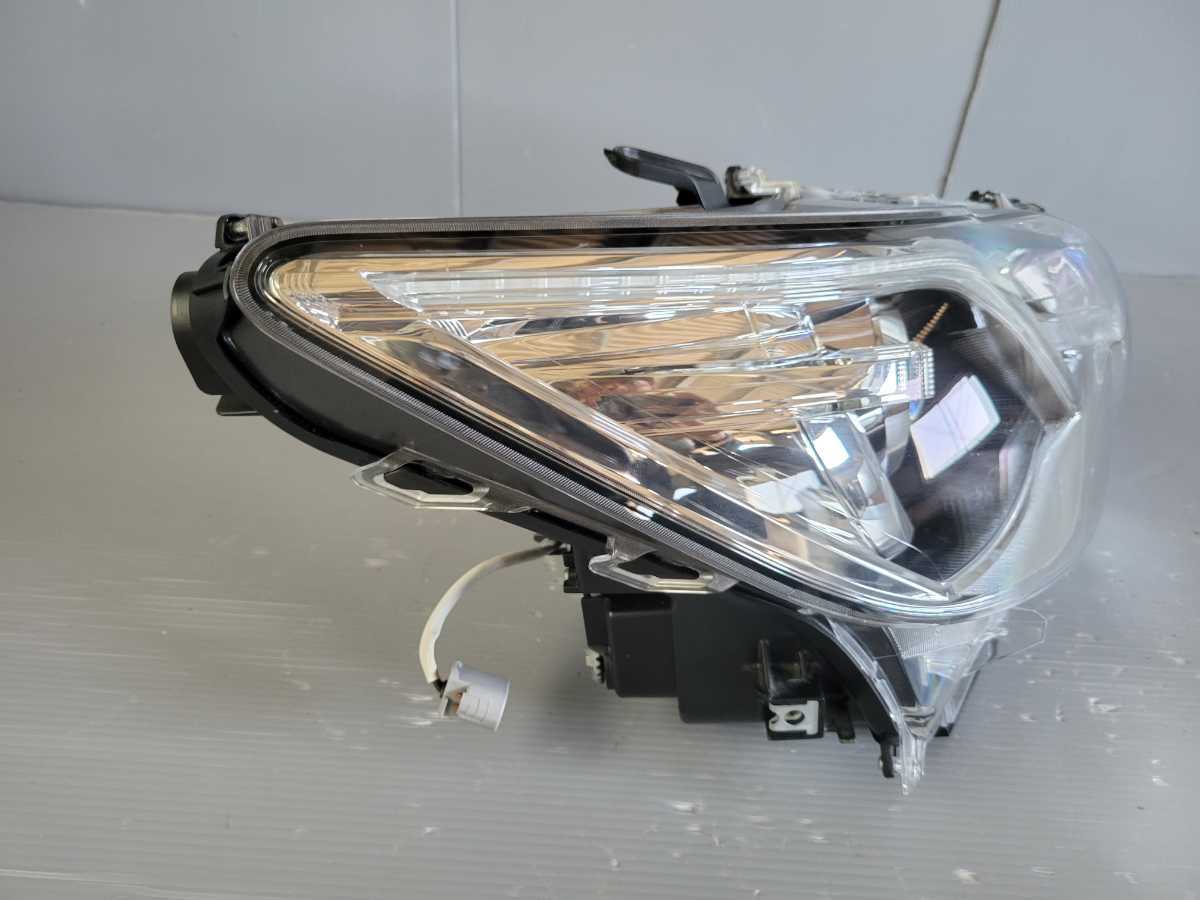 TOYOTA CROWN クラウン AWS210 右ヘッドライト KOITO 30-402 【公式通販】