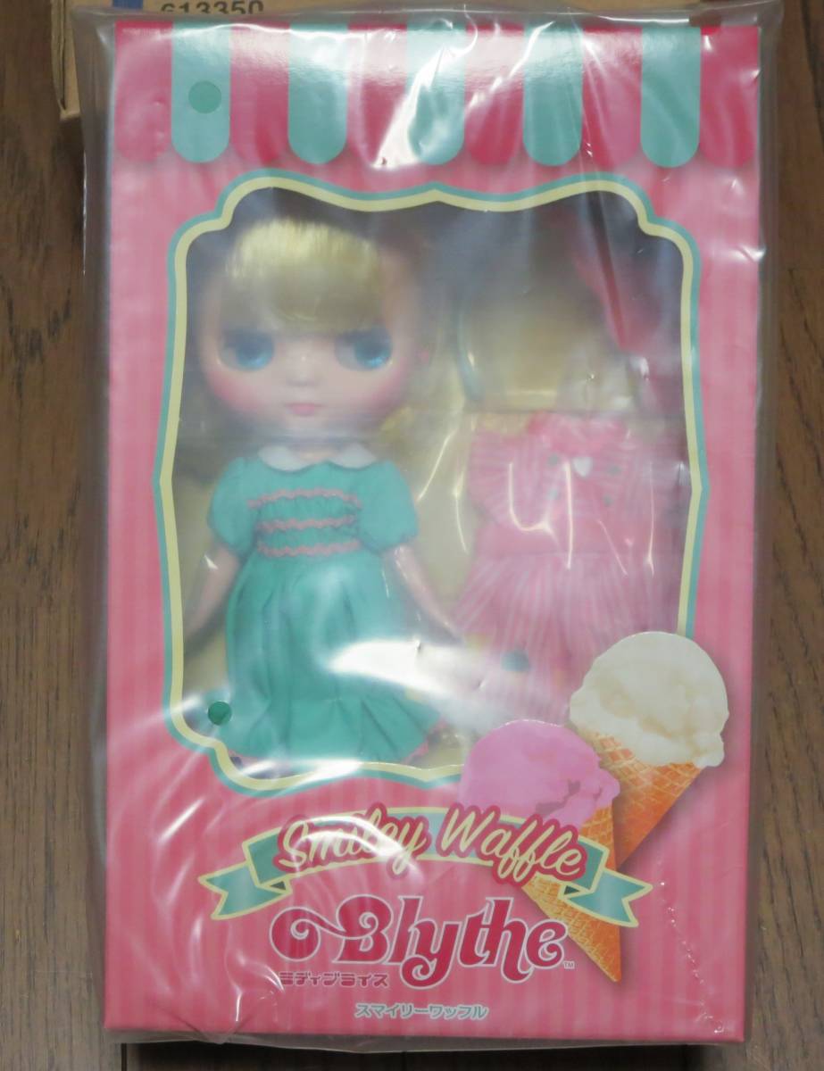 ミディブライススマイリーワッフルブライスドール 輸送箱あり