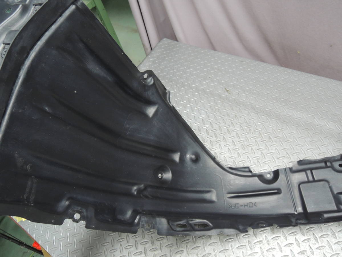 プリウス DAA-ZVW51 右Fインナーフェンダー 1F7 53875-47120 プリウス DAA-ZVW51 右Fインナーフェンダー 1F7 53875-47120