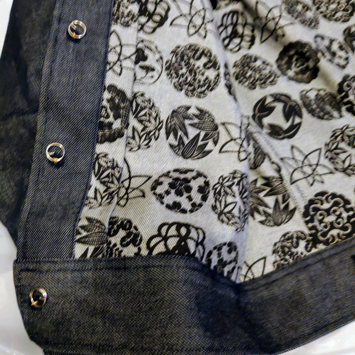 ◇COMME des GARCONS SHIRT ギャルソン シャツ メタルボタン総家紋柄  