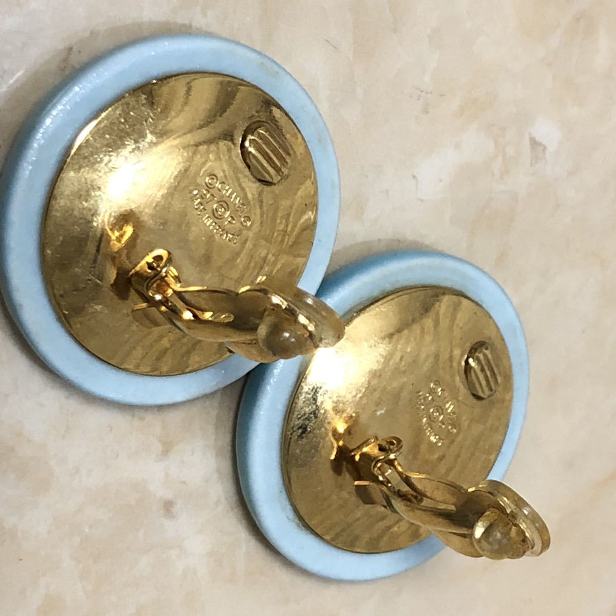 97P CHANEL ラウンド ココマーク ロゴ ✨美品✨CHANEL シャネル イヤリング ヴィンテージ 公式通販 赤 金メッキ - CHANELシャネル ロゴイヤリング CHANEL⁄シャネルearring(両耳)(イヤリング