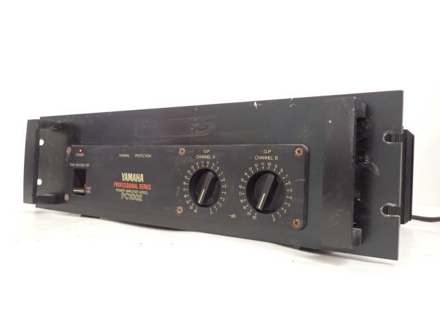 ヤマハ YAMAHA PC1002 パワーアンプ : 業務用 300W PA用パワーアンプ