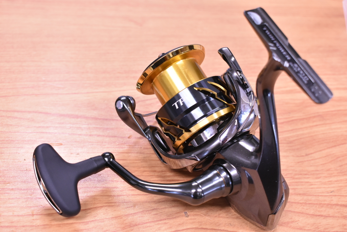 未使用品】シマノ 20 ツインパワー 4000 SHIMANO TWINPOWER スピニング 