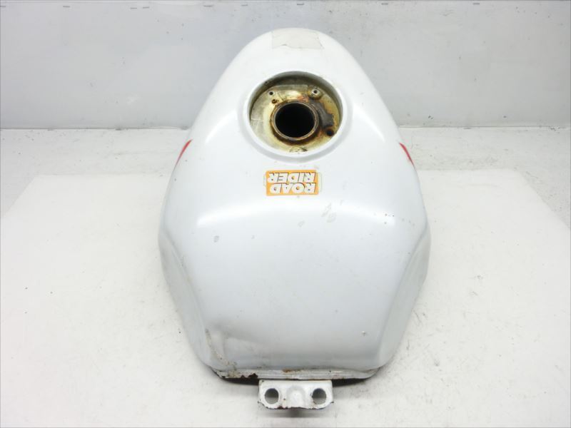 ホンダ　CBR250R 　ガソリンタンク I10-0823 ホンダ CBR250R 2 燃料タンク フューエルタンク 純正品