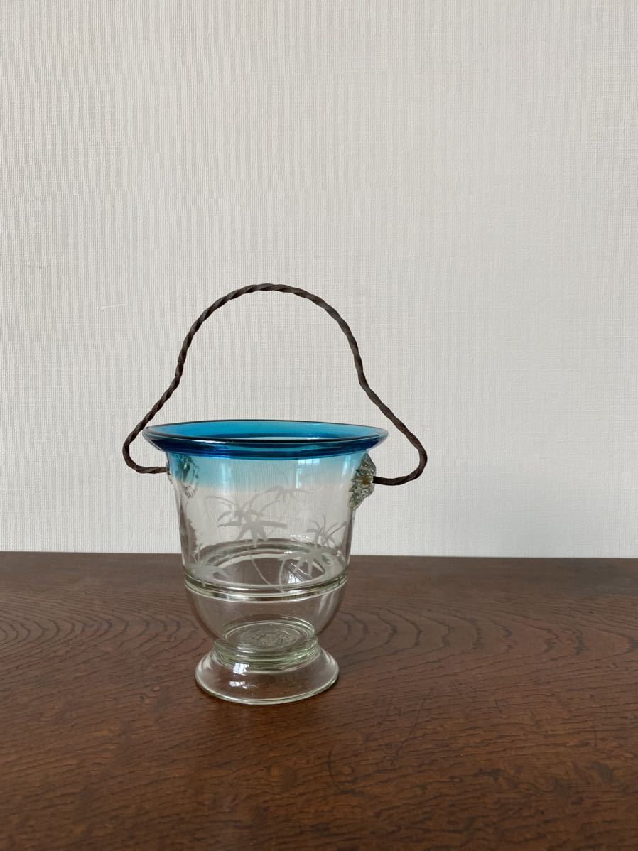 大正ガラス　水色縁　アイスペール　氷入れ　花器 明治期 青色縁折グラビュール アイスペール 捻り鉄取手氷入れ ガラス鉢
