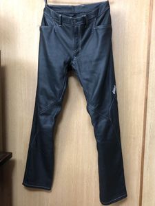 hyod レザーパンツのYahoo!オークション(旧ヤフオク!)の相場・価格を