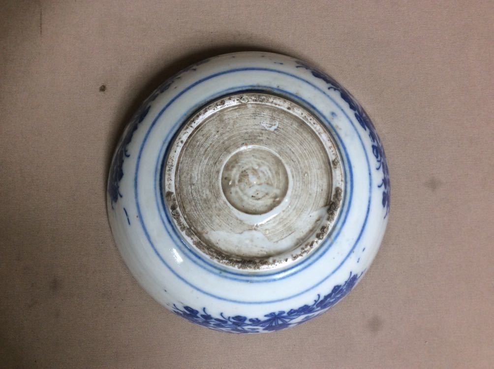 QM4102 古伊万里 染付 印判 見込 蝶の図 中鉢_7