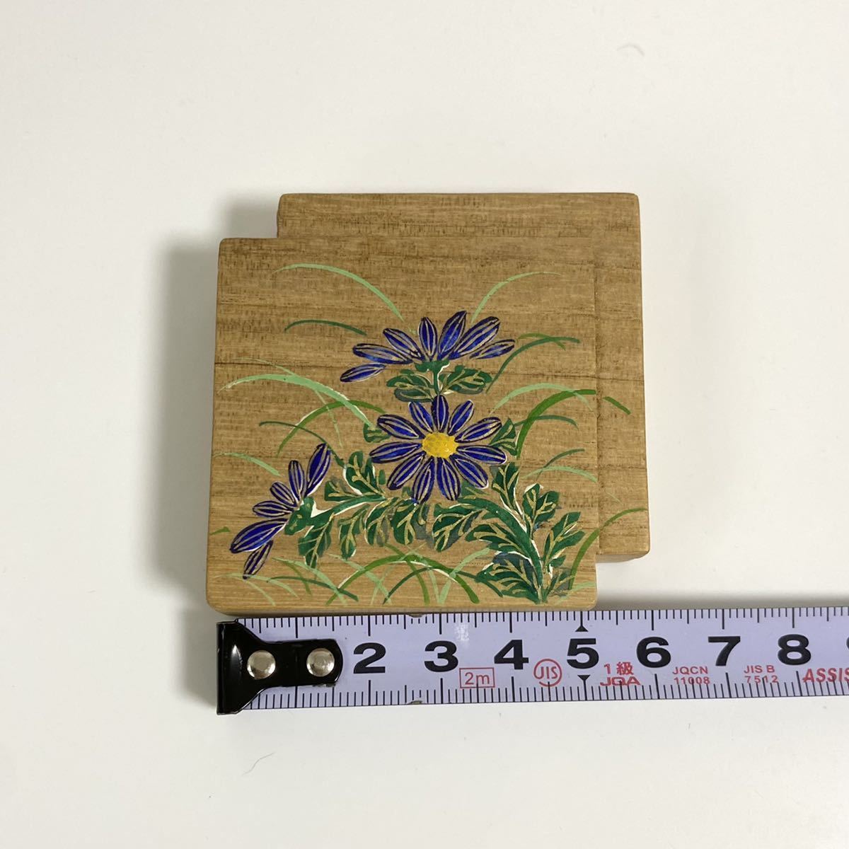 最新作，新作 【63】 茶道具 香合 桐 木製 瓢利 金彩 色紙香合