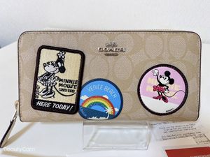 コーチ ディズニー 財布のヤフオク の相場 価格を見る ヤフオク のコーチ ディズニー 財布のオークション売買情報は93件が掲載されています