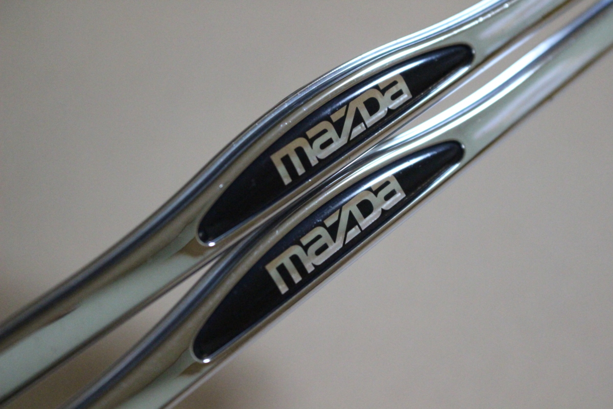 Mazdaマツダ純正op シルバーメッキナンバーフレーム Cx 3 Cx 5 Cx 8 Cx 30 Mazda2 Mazda3 Mazda6 Mx 30等 2枚 純正品 売買されたオークション情報 Yahooの商品情報をアーカイブ公開 オークファン Aucfan Com