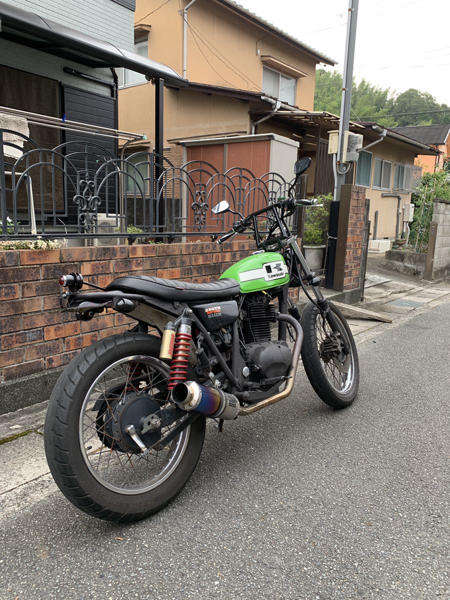 カワサキ　250TRキャブ車　カスタム