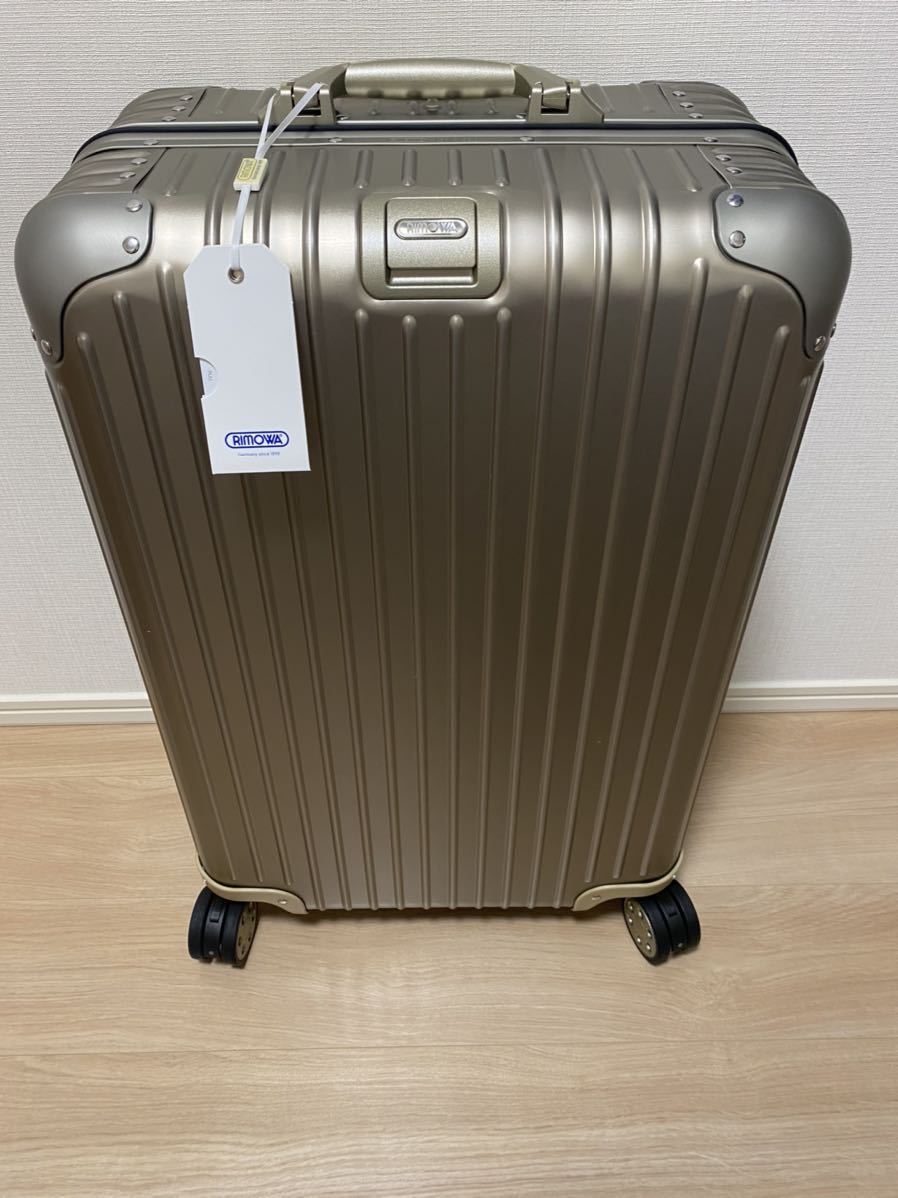 【新品未使用】リモワ RIMOWA TOPAS TITANIUM スーツケース 67L キャリーバッグ キャリーケース 924.63.03.4 アルミニウム 元箱付き