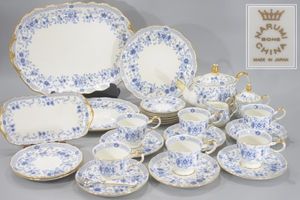 NARUMI ナルミ　ボーンチャイナ　タルトプレート　サーバー付き　未開封 NARUMI ナルミ ボーンチャイナ タルトプレート サーバー付き 未開封