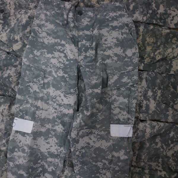 ★訳あり 20枚 米軍実物 ミリタリー カーゴパンツ ACU [メンズ] まとめ売り リメイク用 生地 古着 最落なし 1円スタート 訳有1850 アメリカから買い付けた古着まとめ売りです