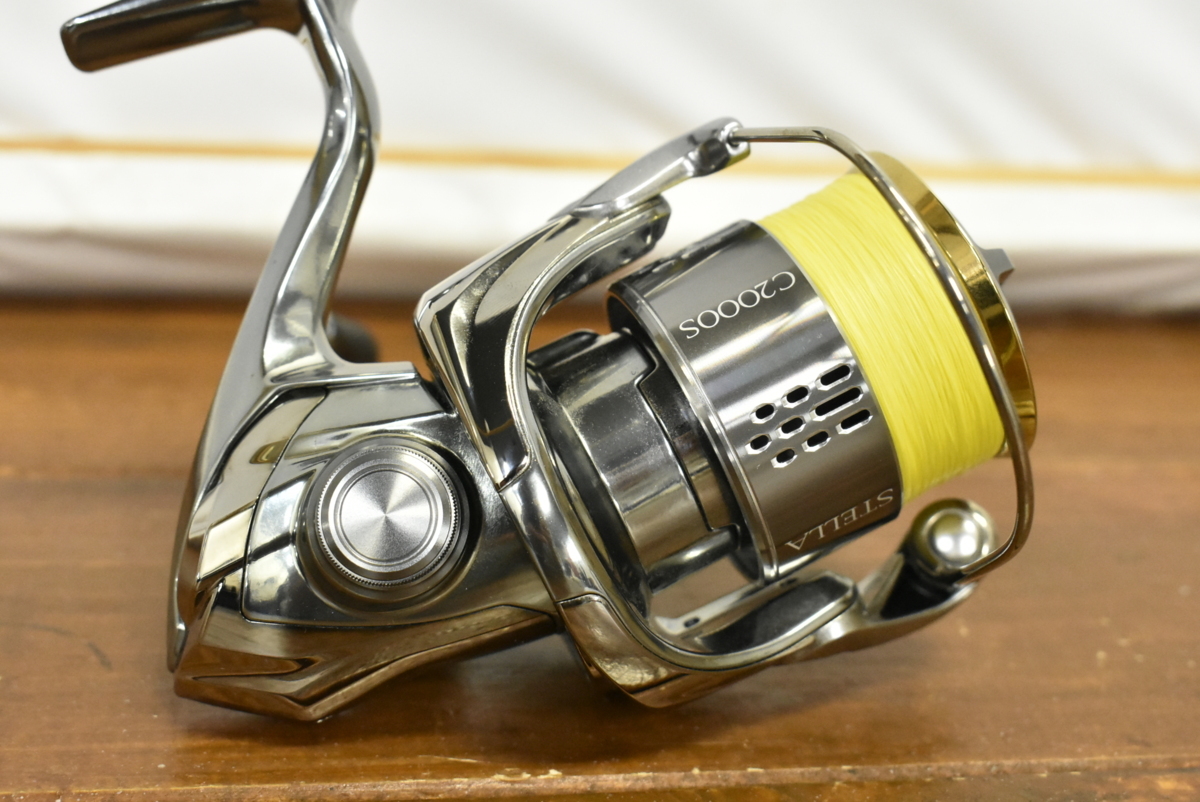美品☆】シマノ 18 ステラ C2000S SHIMANO STELLA スピニングリール 