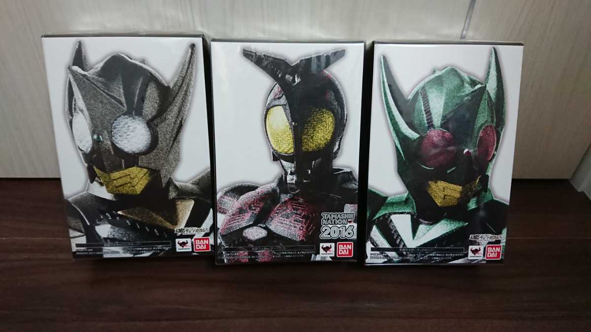 送料込☆S.H.Figuarts☆真骨彫製法☆仮面ライダーカブト☆ダーク