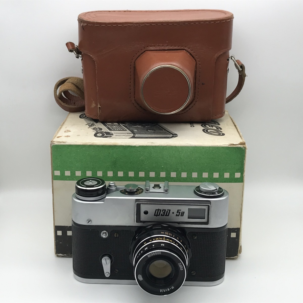 FED-5B フェド5B セルフタイマー搭載 + FED Industar-61 L/D 53mm f2.8 フェド インダスター61 Lマウント 元箱 説明書 革ケース付属