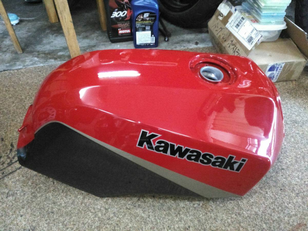 ガソリンタンク GPZ750R GPZ900R 純正 カワサキ 赤黒 燃料 フューエル