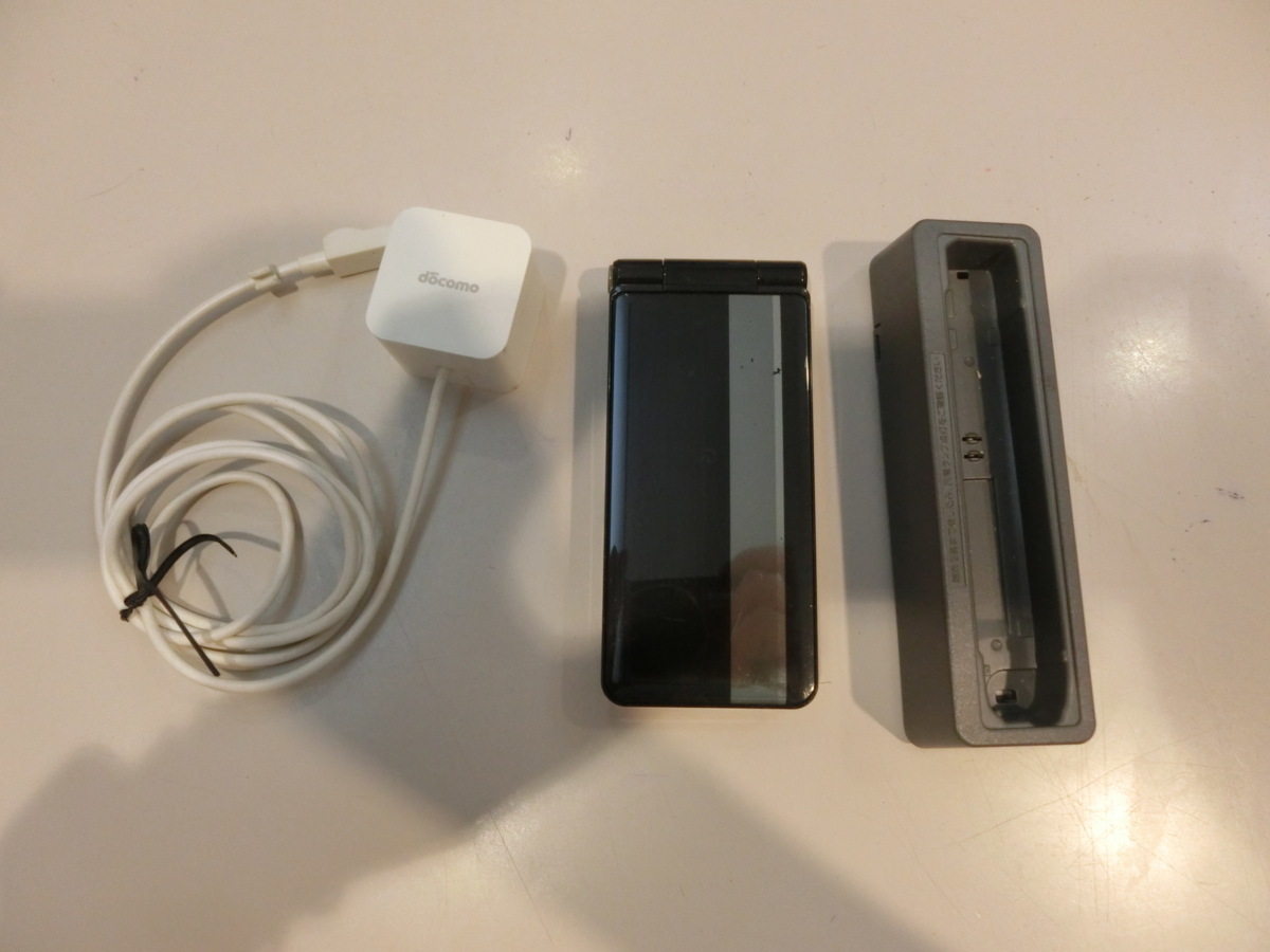 SIMフリー☆docomo ○判定 P-01J ブラック 中古品☆_9