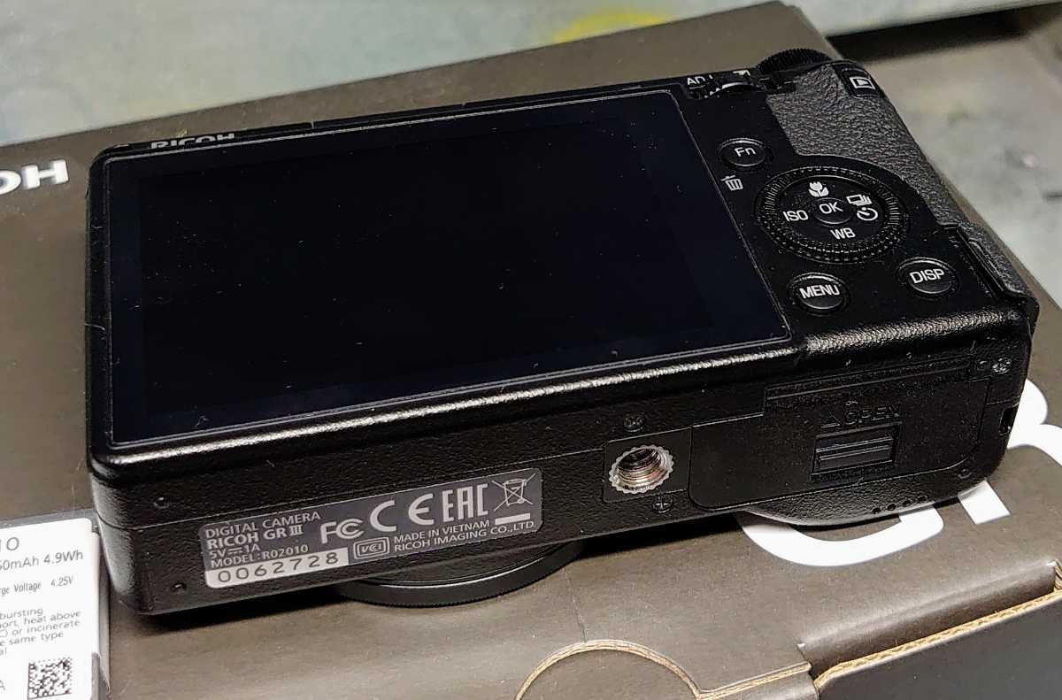 【美品・予備バッテリ付】RICOH GR III 箱説完備 豪華おまけ付 RICOH GRⅢ 美品予備バッテリー付 GR RICOH III GRⅲ 低 限定青色