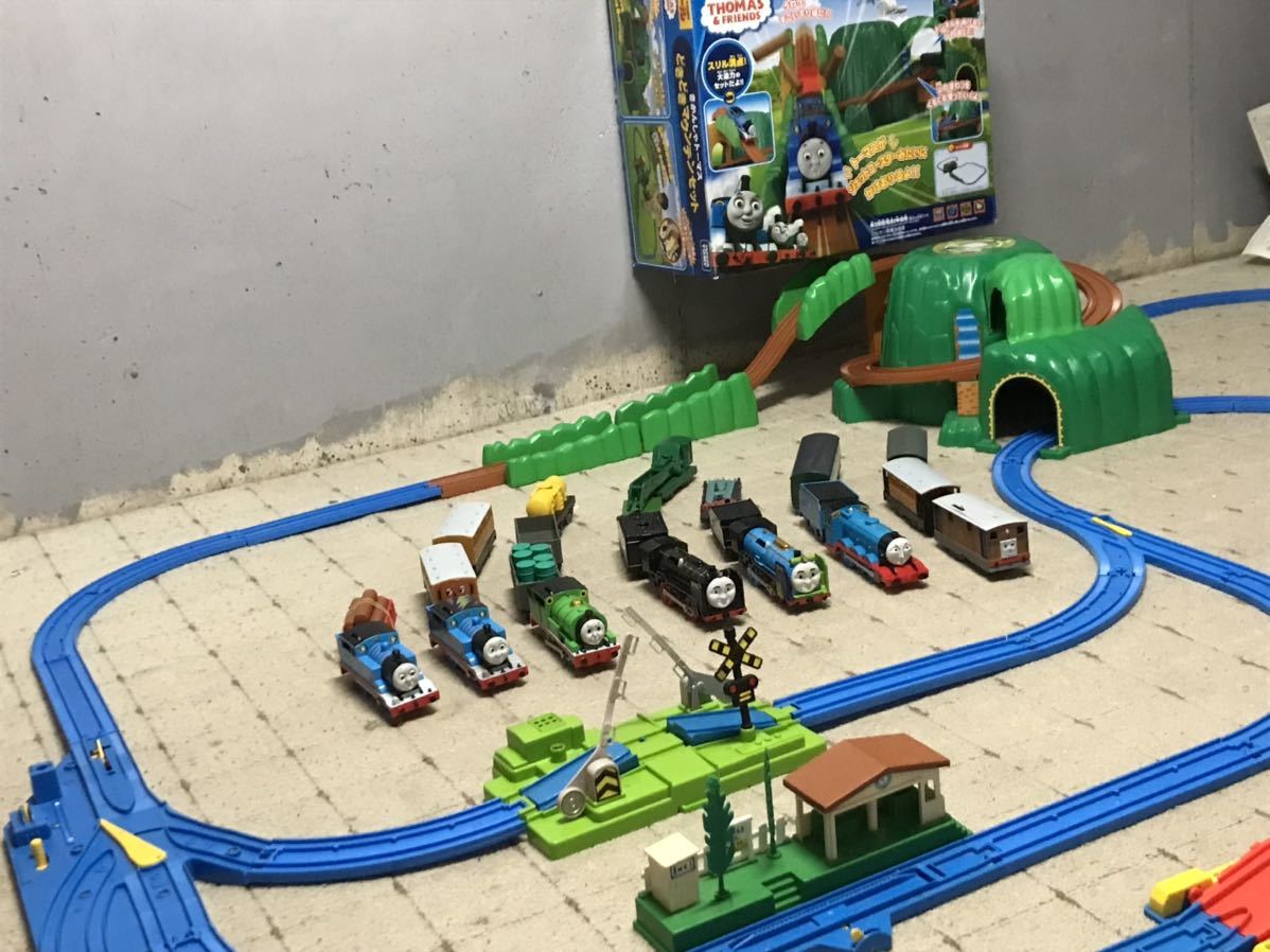 1円スタート　プラレール トーマス　おしゃべり　どきどきマウンテン　ヒロ　伝説の英雄　パッチワーク　ゴードン　限定品　大量セット プラレール きかんしゃトーマス 全高約 がたがた! ビューン がたがたビューン！どきどきマウンテンDX｜徹底